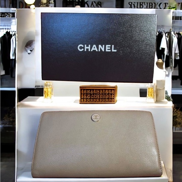 GUC CHANEL Coco Mark Logo Pink Nuance Color Dull Pink Beige Long Wallet CLASSIC - Picture 3 of 12